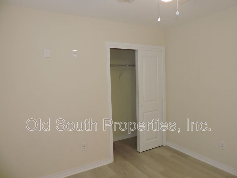 Convenient to bases, shopping & beaches! property image