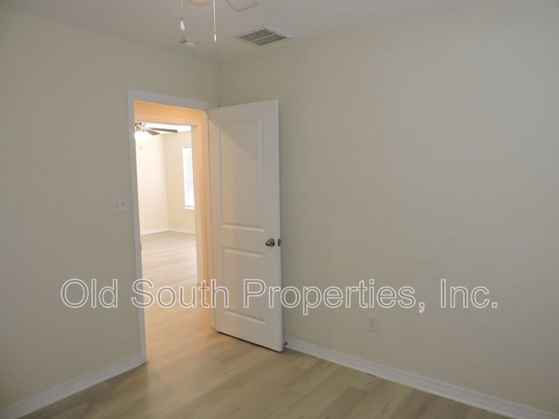 Convenient to bases, shopping & beaches! property image