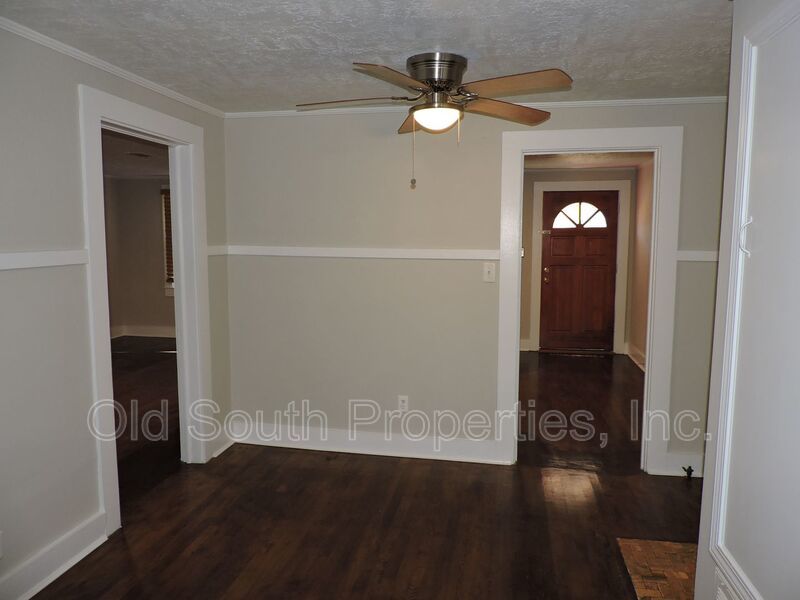 Convenient to shopping, downtown Pensacola & beaches. property image