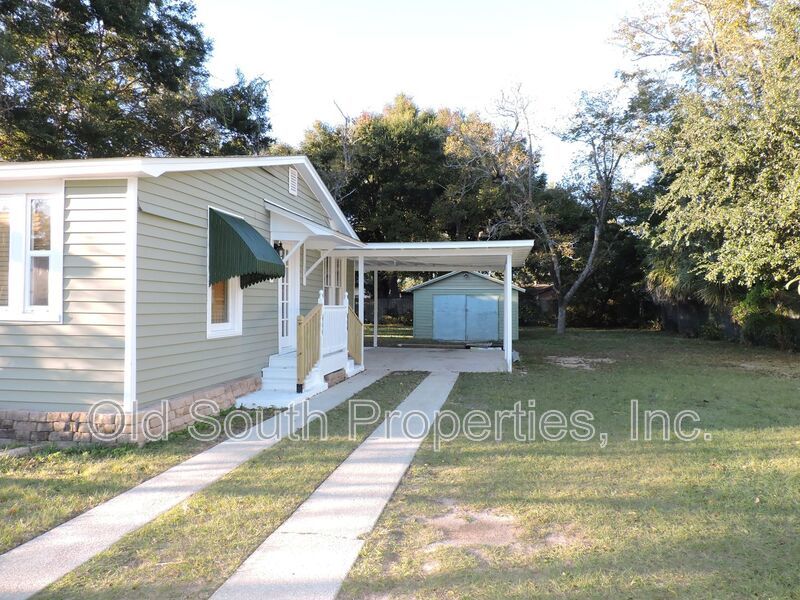 Convenient to shopping, downtown Pensacola & beaches. property image