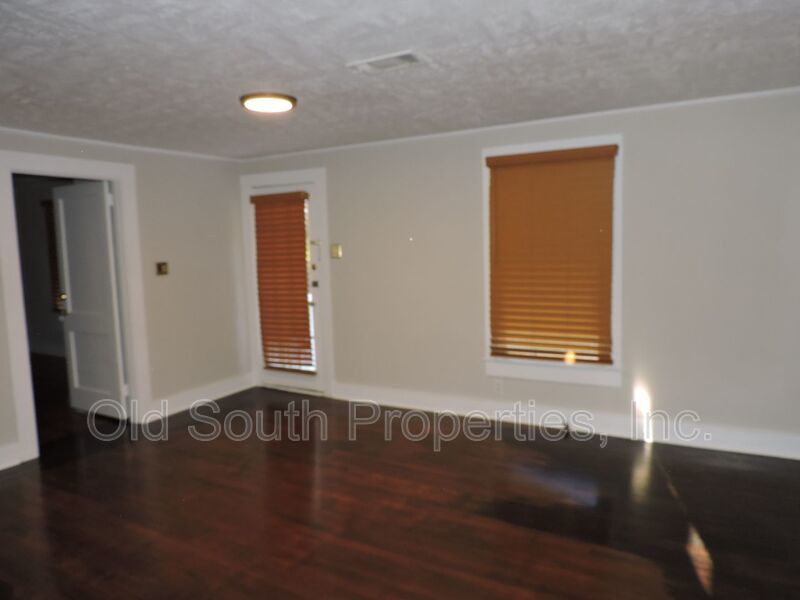 Convenient to shopping, downtown Pensacola & beaches. property image