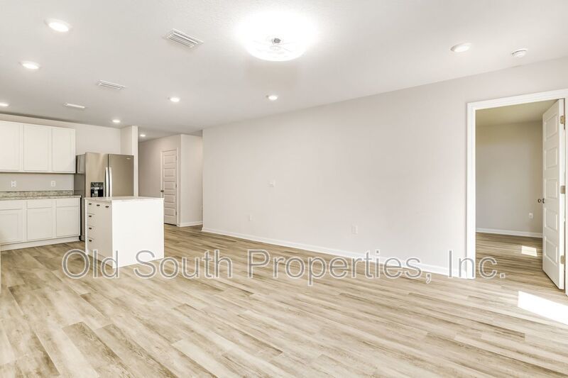 Convient location! property image