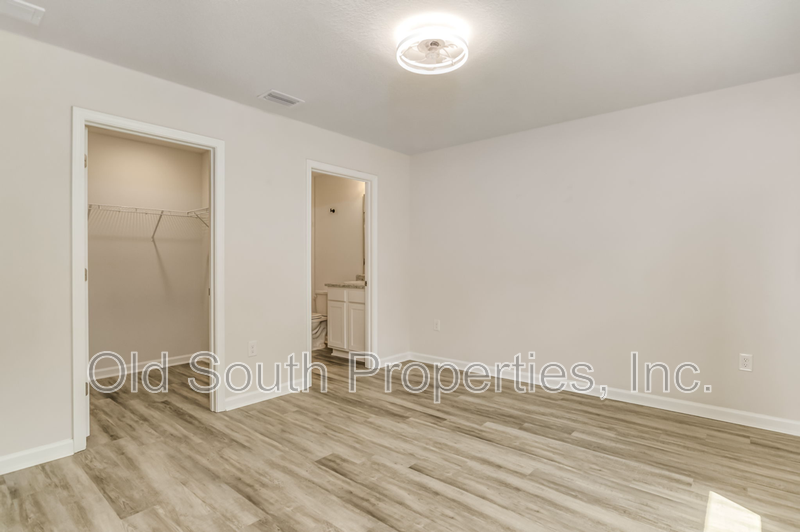 Convient location! property image