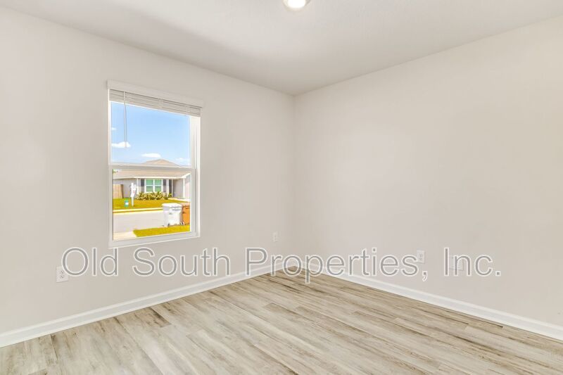 Convient location! property image