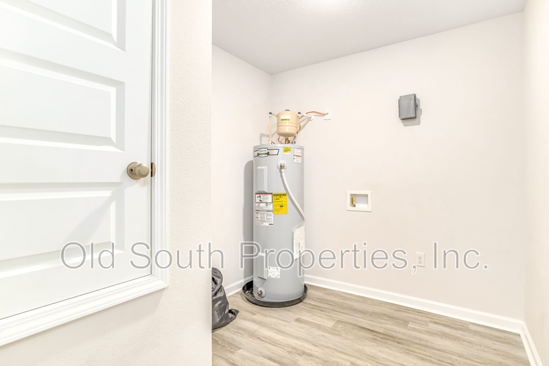 Convient location! property image