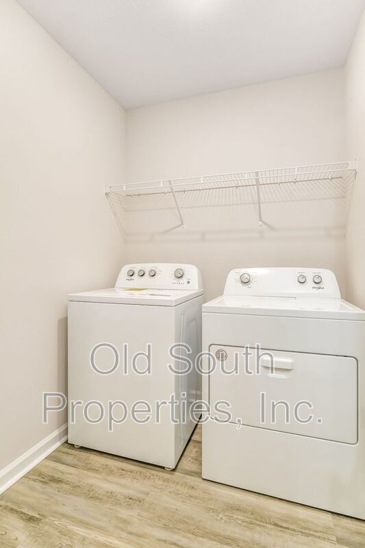 Convient location! property image