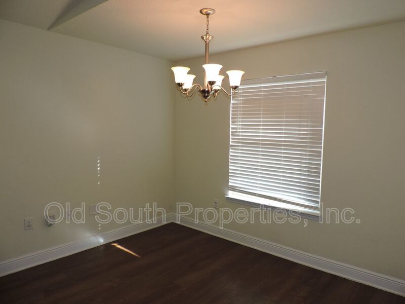 Easy access to Whiting Field & shopping! property image