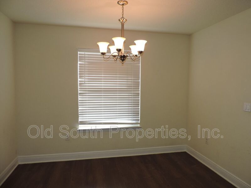 Easy access to Whiting Field & shopping! property image