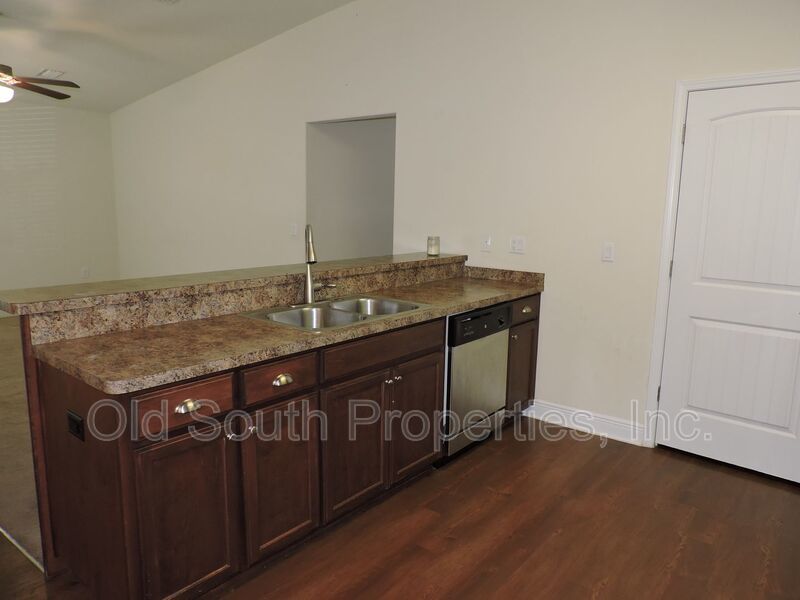 Easy access to Whiting Field & shopping! property image