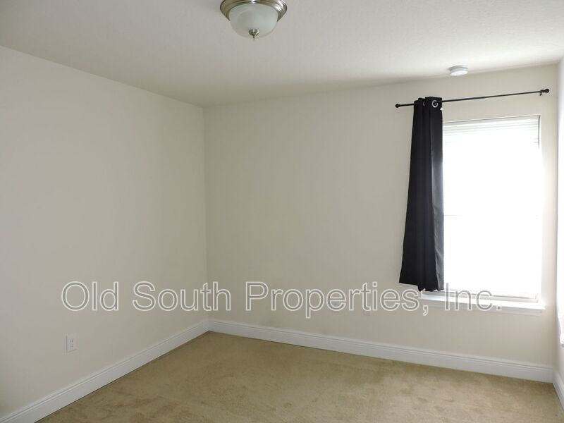 Easy access to Whiting Field & shopping! property image