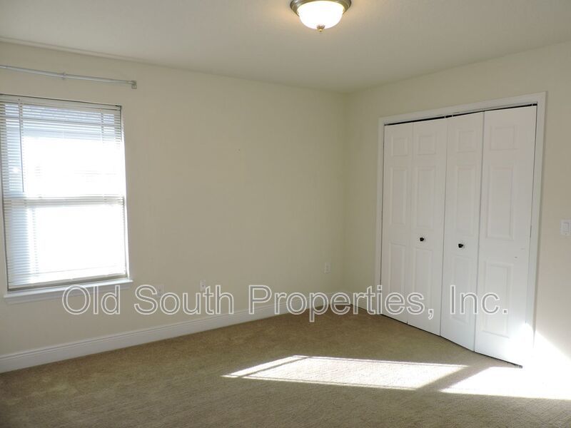 Easy access to Whiting Field & shopping! property image