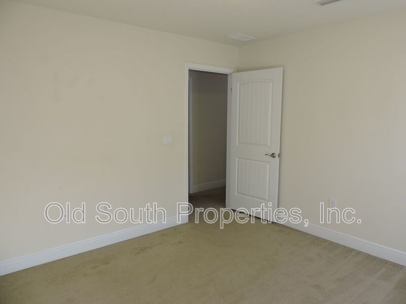Easy access to Whiting Field & shopping! property image