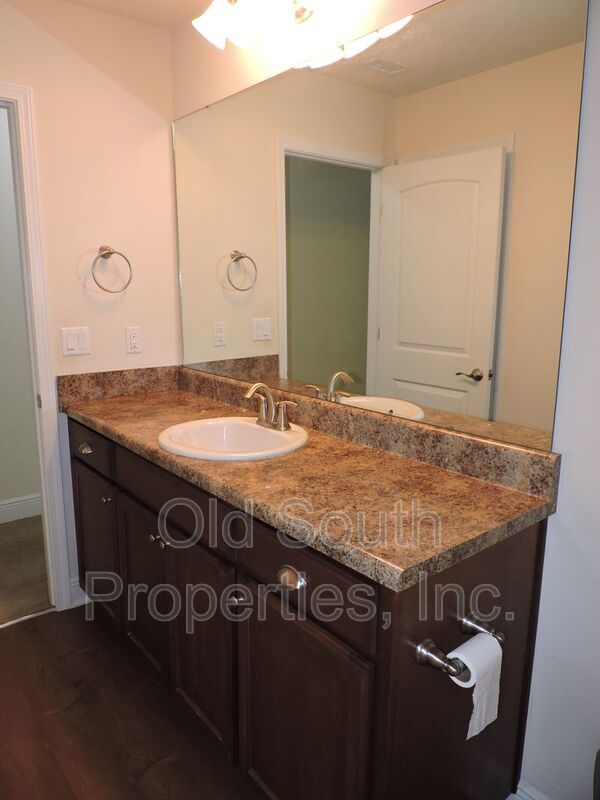 Easy access to Whiting Field & shopping! property image