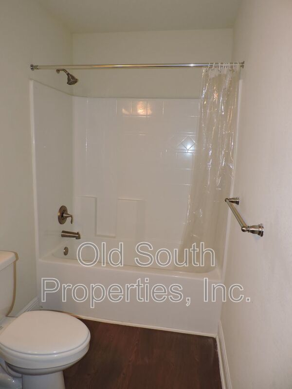 Easy access to Whiting Field & shopping! property image