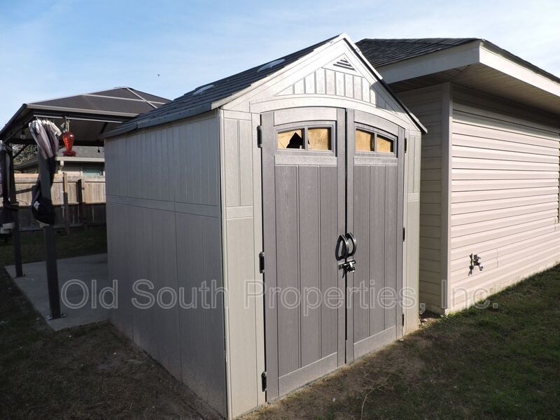 Easy access to Whiting Field & shopping! property image