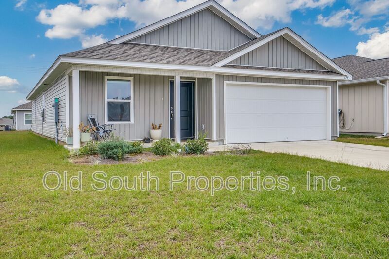 Easy access to shopping, interstate & Navy Federal complex! property image