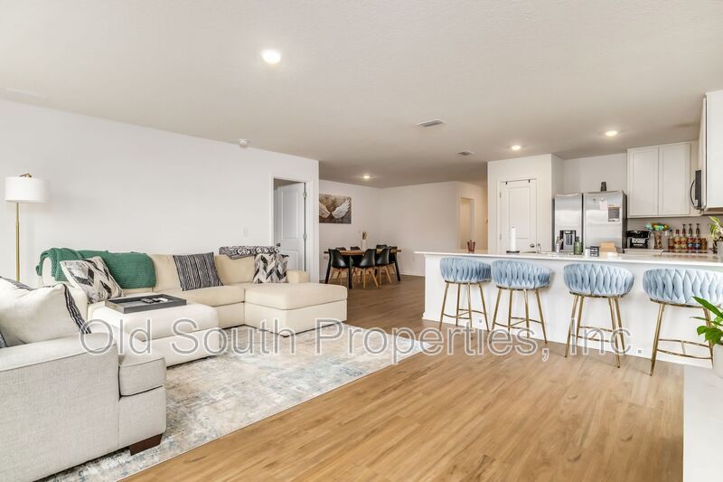 Easy access to shopping, interstate & Navy Federal complex! property image