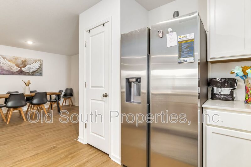 Easy access to shopping, interstate & Navy Federal complex! property image