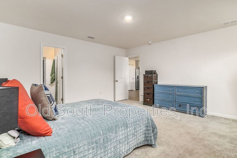 Easy access to shopping, interstate & Navy Federal complex! property image