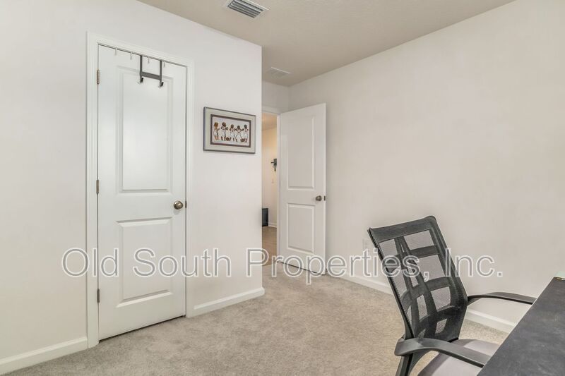 Easy access to shopping, interstate & Navy Federal complex! property image