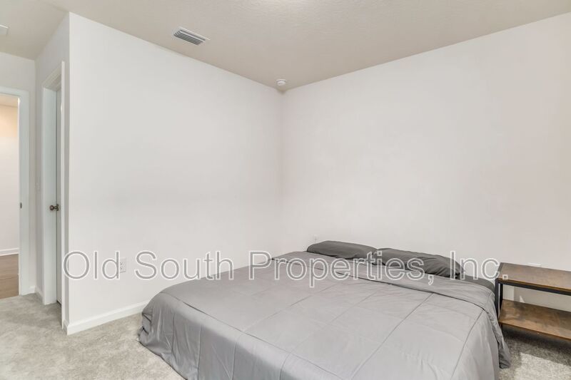 Easy access to shopping, interstate & Navy Federal complex! property image