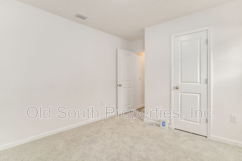 Easy access to shopping, interstate & Navy Federal complex! property image