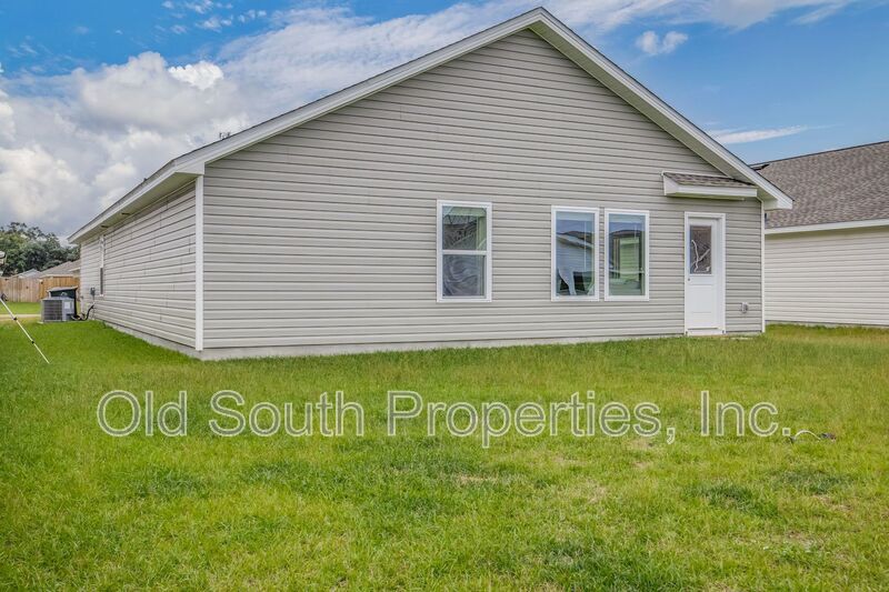 Easy access to shopping, interstate & Navy Federal complex! property image