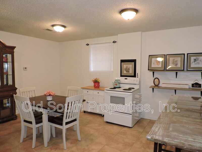 Convenient location! property image