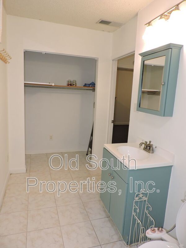 Convenient location! property image