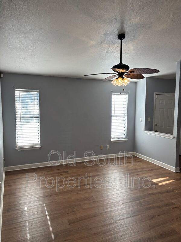 Close to schools, shopping & hospitals! property image