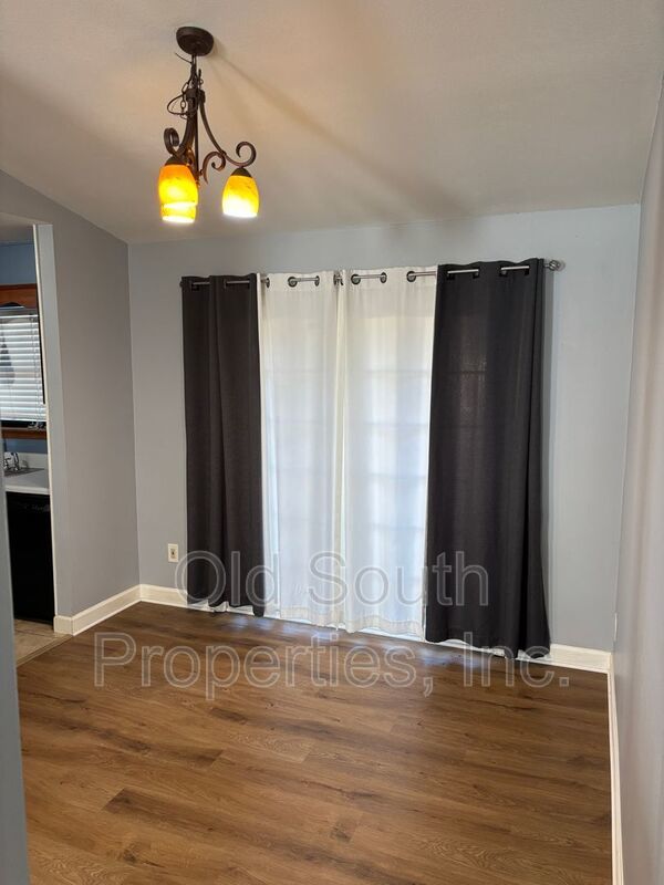 Close to schools, shopping & hospitals! property image
