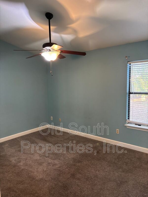 Close to schools, shopping & hospitals! property image