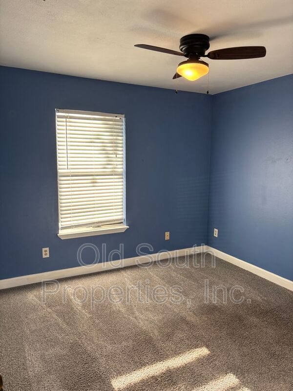 Close to schools, shopping & hospitals! property image