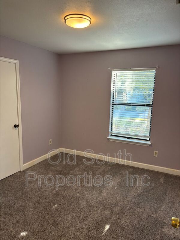 Close to schools, shopping & hospitals! property image