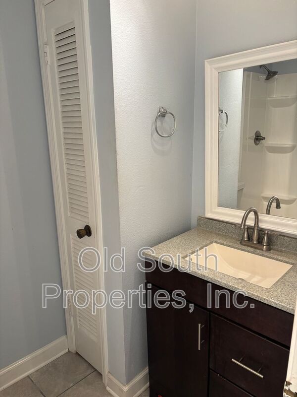 Close to schools, shopping & hospitals! property image