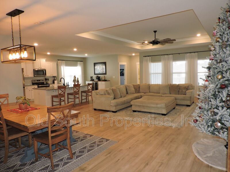 Easy access to shopping, interstate & Navy Federal complex! property image