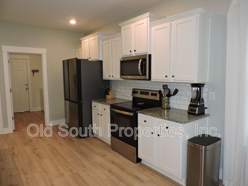 Easy access to shopping, interstate & Navy Federal complex! property image