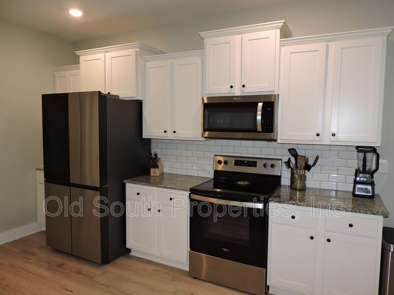 Easy access to shopping, interstate & Navy Federal complex! property image