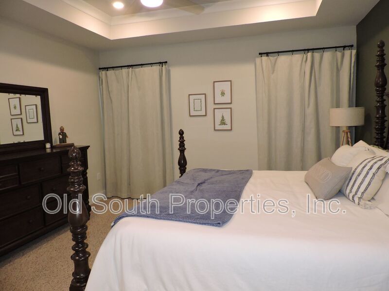 Easy access to shopping, interstate & Navy Federal complex! property image