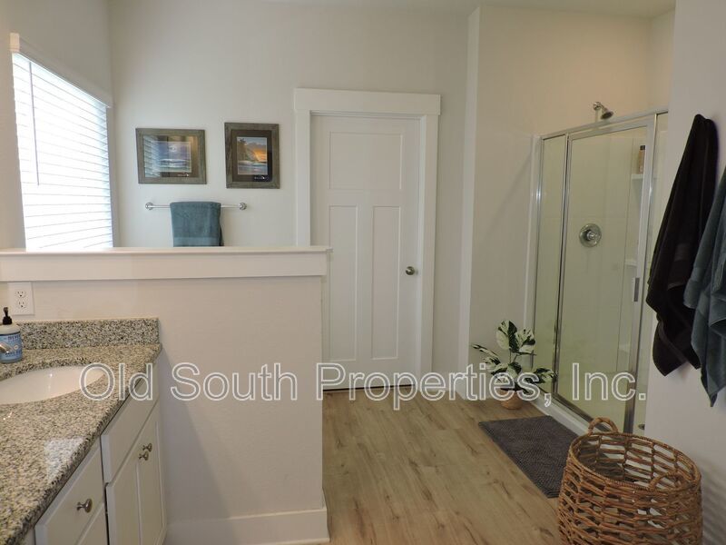 Easy access to shopping, interstate & Navy Federal complex! property image