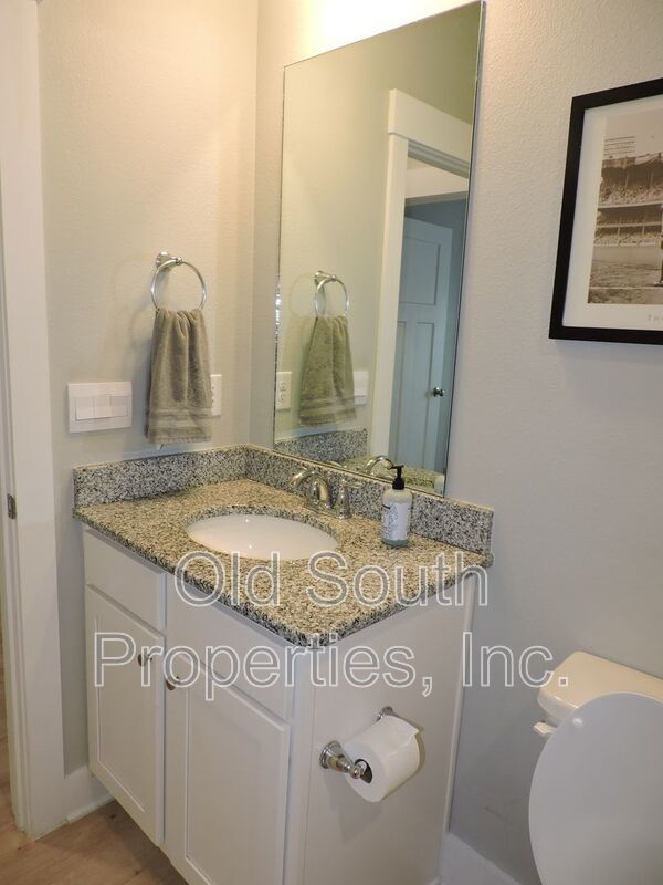 Easy access to shopping, interstate & Navy Federal complex! property image