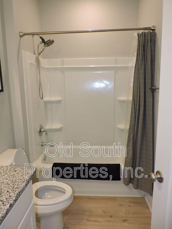 Easy access to shopping, interstate & Navy Federal complex! property image