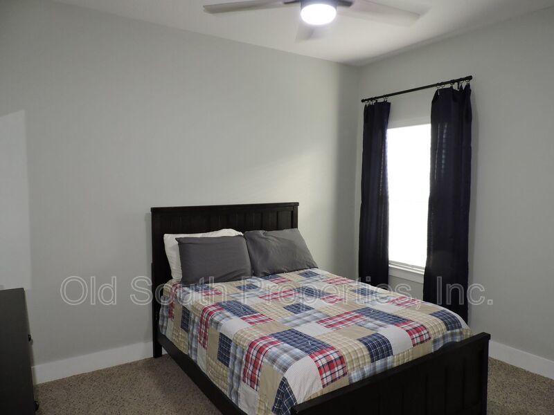 Easy access to shopping, interstate & Navy Federal complex! property image