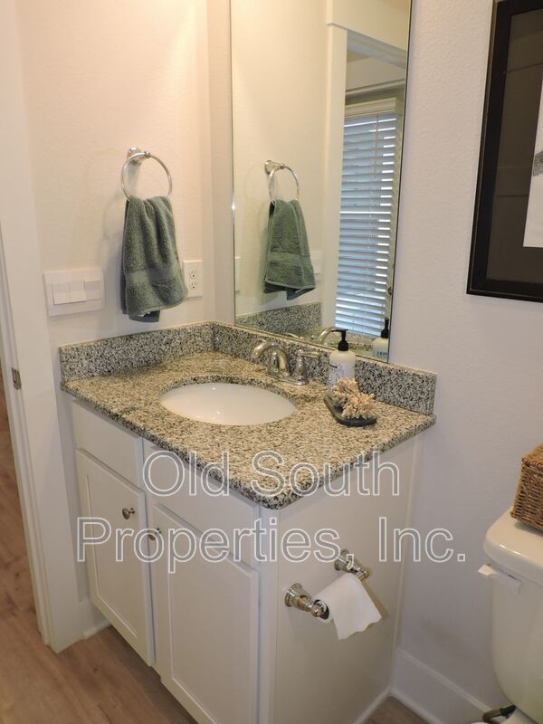 Easy access to shopping, interstate & Navy Federal complex! property image