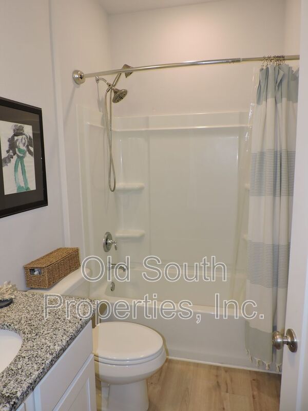 Easy access to shopping, interstate & Navy Federal complex! property image