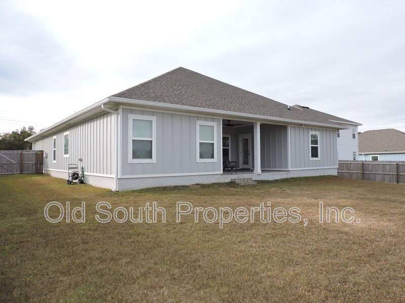 Easy access to shopping, interstate & Navy Federal complex! property image