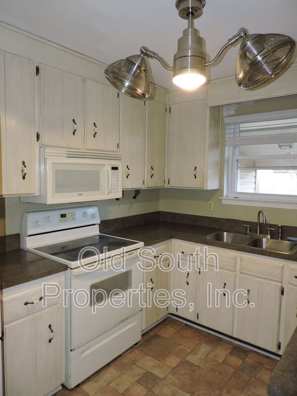 Convenient westside location! property image