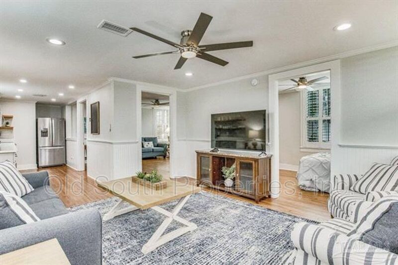 Beautifully renovated downstairs unit! property image