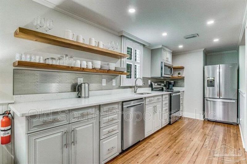 Beautifully renovated downstairs unit! property image