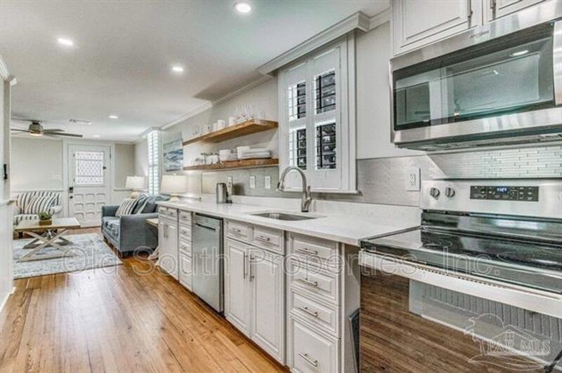 Beautifully renovated downstairs unit! property image